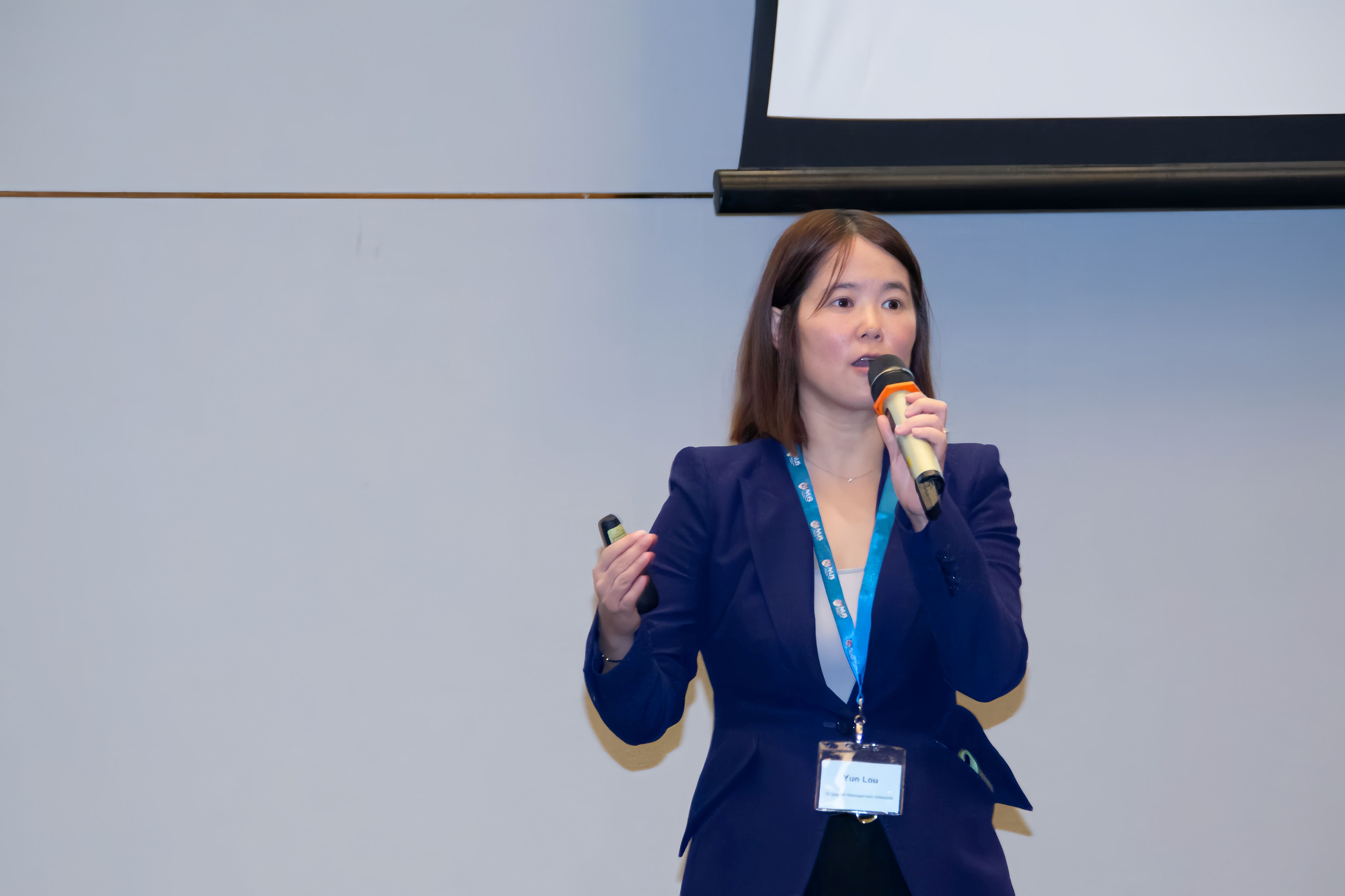 Discussant Prof Lou Yun