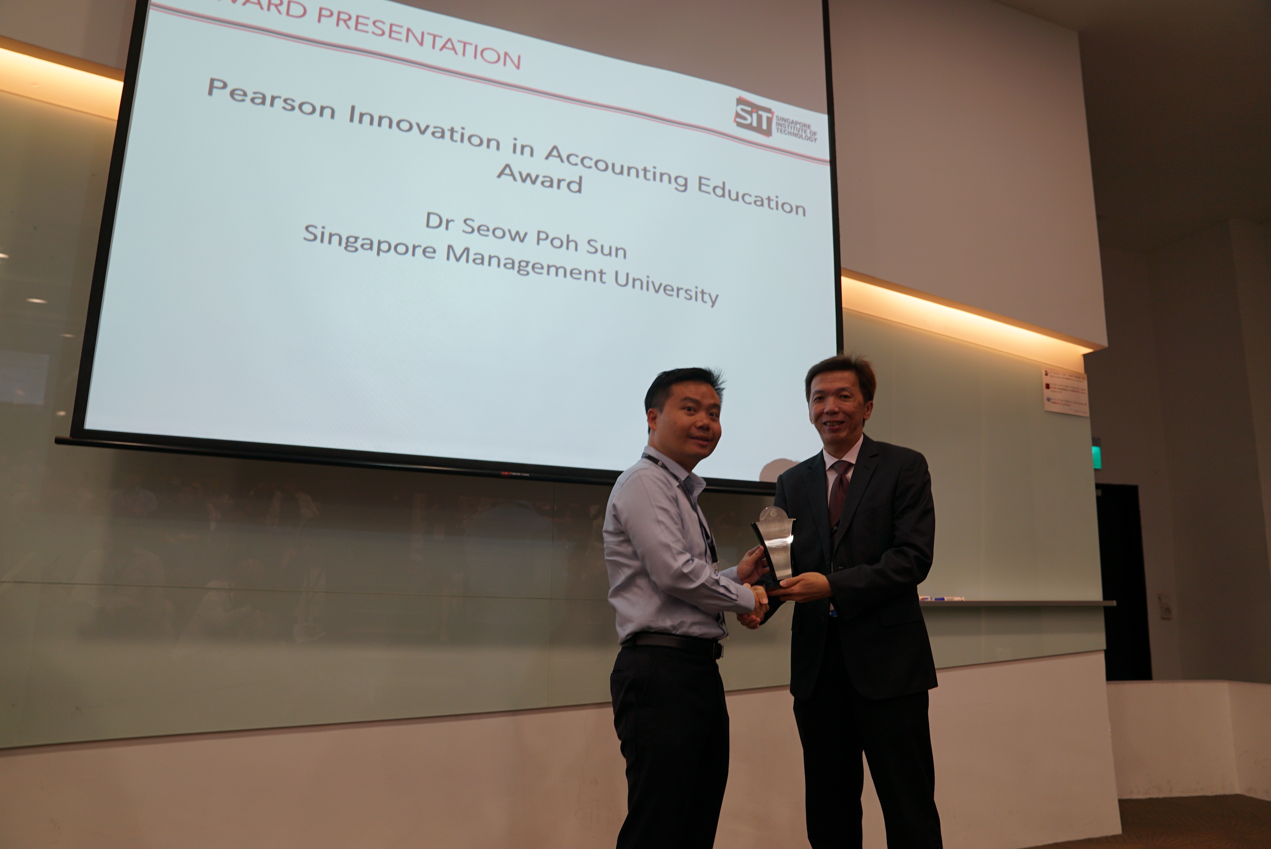 SoA Faculty Wins Inaugural Pearson Innovation in Accounting Education Award