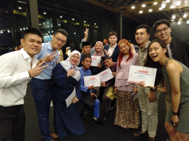SMU students part of team awarded Best Delegation at the 5th ASEAN Foundation Model ASEAN Meeting